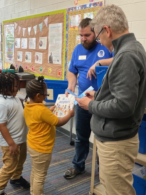 BCSD Library Media Services (@bcsdlibmedia) on Twitter photo Community partners <a href="/BibbSchools/">Bibb County Schools</a> are rocking it! The MTA and <a href="/MGRLibraries/">mgrlibraries</a> hit a home run with their 1st Books On A Bus event at @JRLewisElem1. Students were buzzing with excitement as they rode the bus, listened to a story, and snagged their very own book. #Built4Bibb #BibbReads Community partners <a href="/BibbSchools/">Bibb County Schools</a> are rocking it! The MTA and <a href="/MGRLibraries/">mgrlibraries</a> hit a home run with their 1st Books On A Bus event at @JRLewisElem1. Students were buzzing with excitement as they rode the bus, listened to a story, and snagged their very own book. #Built4Bibb #BibbReads