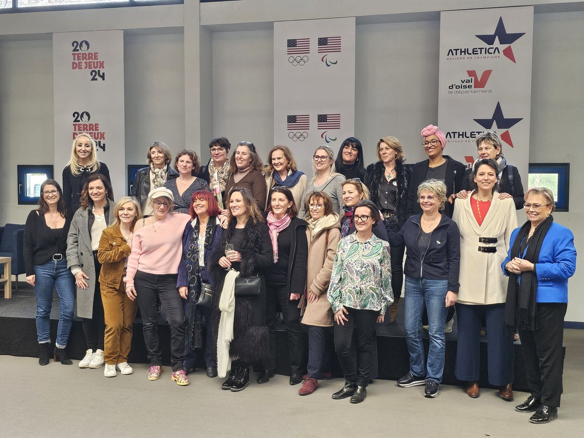 jfbenon's tweet photo. #valdoise / #iledefrance / #FCE /#ClubACE / #FFB95 / #Ceevo95 : Participation du CEEVO ce matin à la rencontre organisée par le Club ACE avec ses partenaires pour célébrer la Journée internationale du Droit des femmes, avec une visite du chantier du centre Athletica, à Eaubonne https://t.co/Q2Golc9mHb