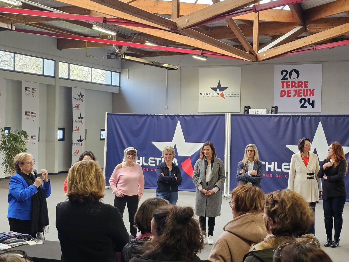 jfbenon's tweet photo. #valdoise / #iledefrance / #FCE /#ClubACE / #FFB95 / #Ceevo95 : Participation du CEEVO ce matin à la rencontre organisée par le Club ACE avec ses partenaires pour célébrer la Journée internationale du Droit des femmes, avec une visite du chantier du centre Athletica, à Eaubonne https://t.co/Q2Golc9mHb