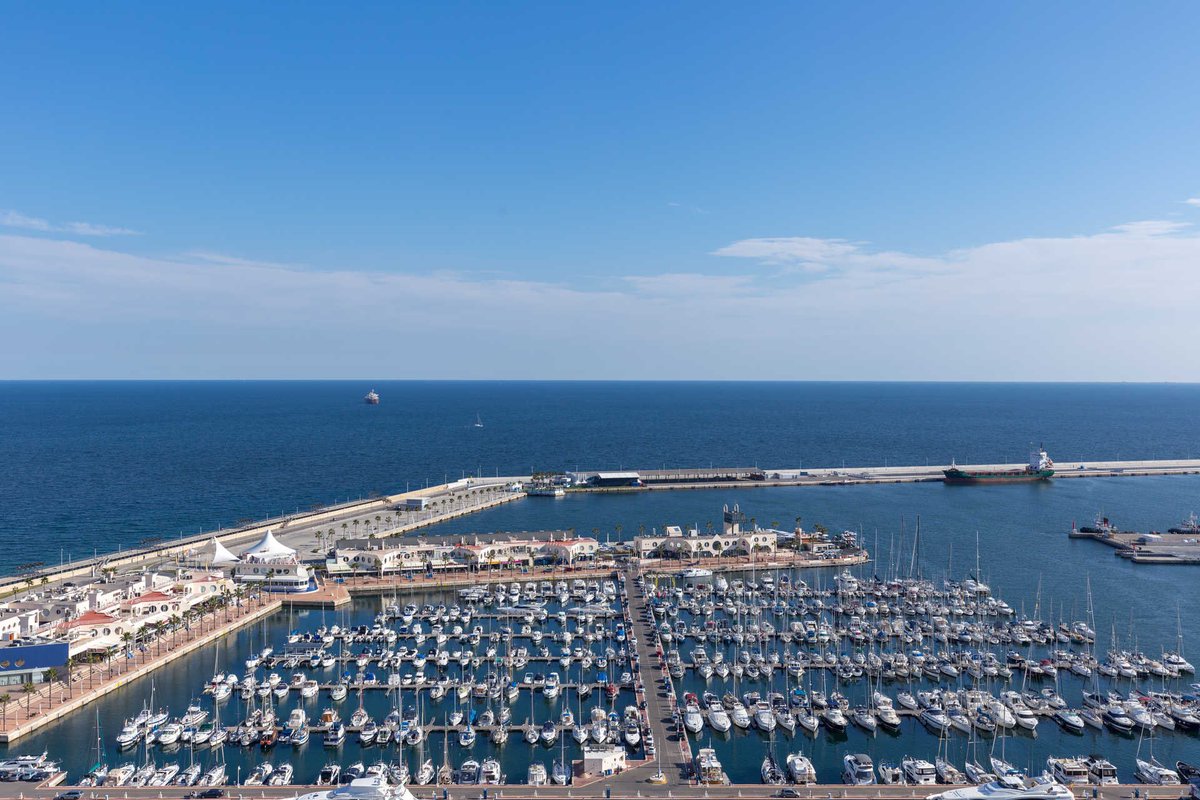 Freedom Boat Club has expanded in Spain with the opening of two new locations in Alicante and Altea. This move highlights the growing demand for shared boating experiences in the region. Freedom now has 23 locations along the Mediterranean.