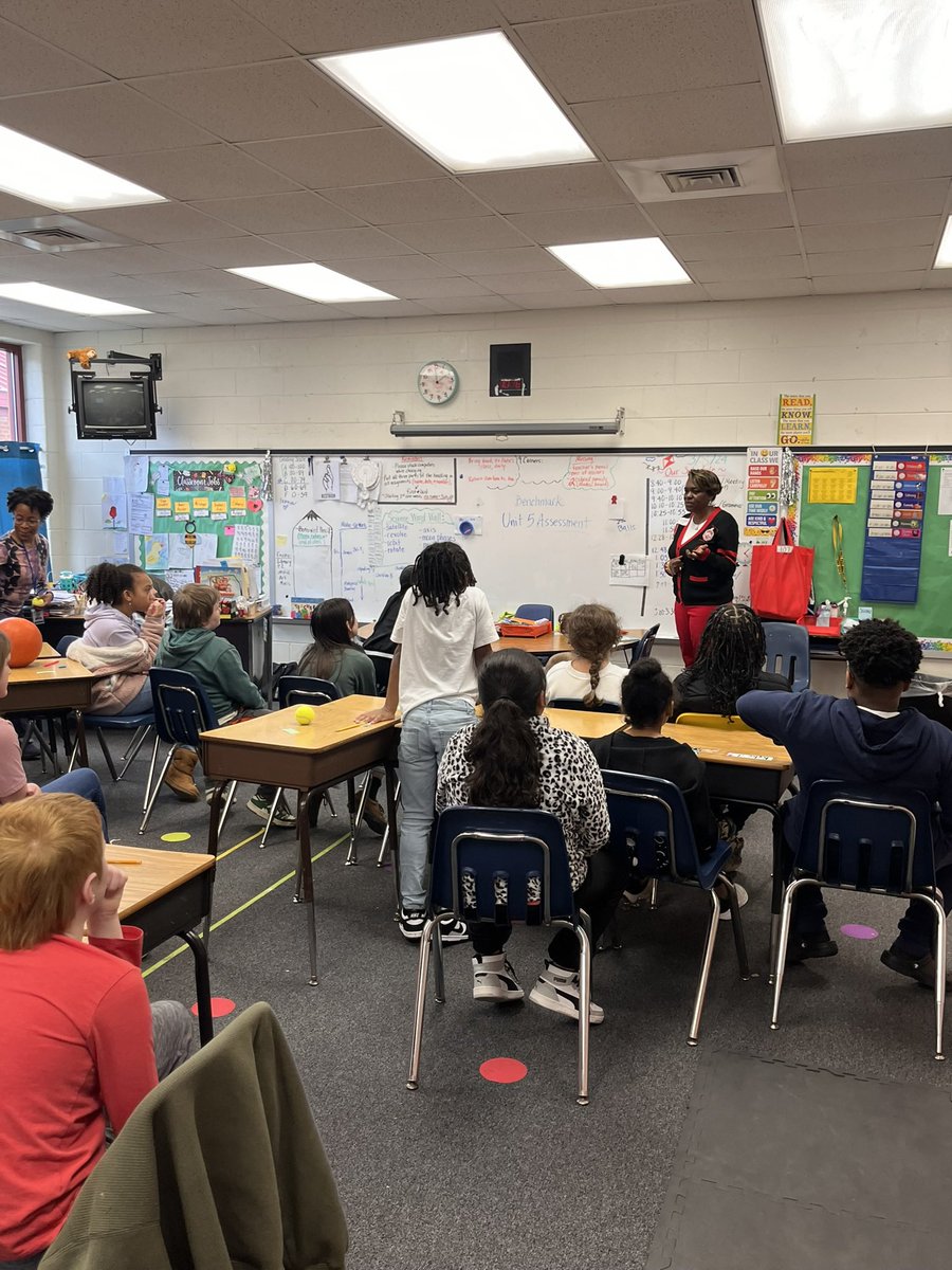 dabelt3's tweet photo. Thank you to the HCAC of Delta Sigma Theta Sorority, Inc. for reading to our students!! The students throughly enjoyed celebrating Read Across America Week! #TigerPride @TigersCCES https://t.co/5kUVfrFrkM