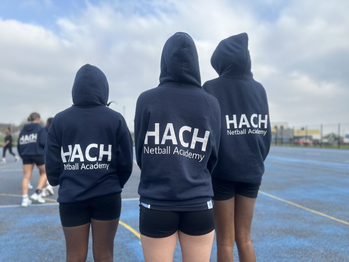 And just like that, we enter the weekend from a very active 🥵 #InternationalWomensDay  Our <a href="/hach_pe/">HACH PE DEPT</a> department welcomed the courageous and the no nonsense, ex England netballer, <a href="/NaidyHutch/">Naida Hutchinson</a> 🔥✨🤩
Thank you for your amazing talk &amp; masterclass session with our academy girls! 💎🔵