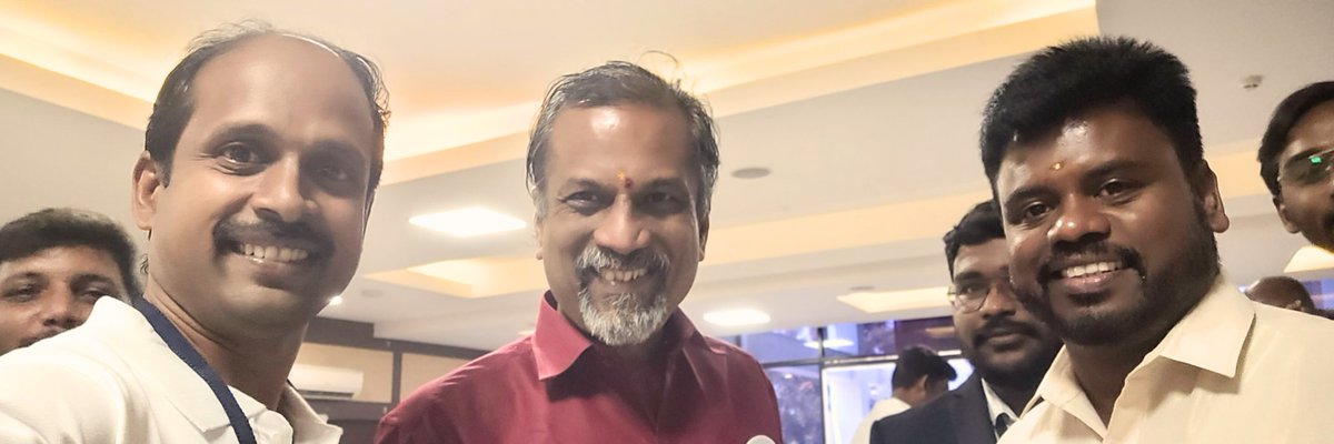 rajasekarj's tweet image. #StudentWithTheGurus
#TNBJPStartupCell
#InnovateTN 

Privilaged to meet the Zoho Founder and CEO Shri Shridhar Vembu and @voiceofTenkasi Founder and @tnbjpstartup Cell President  @TenkasiAnanthan