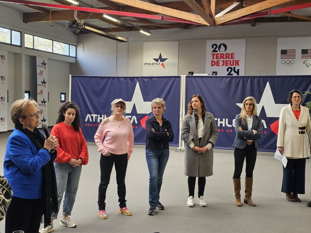 CEEVO95's tweet photo. #valdoise / #iledefrance / #FCE /#ClubACE / #FFB95 / #Ceevo95 : Participation du CEEVO ce matin à la rencontre organisée par le Club ACE avec ses partenaires pour célébrer la Journée internationale du Droit des femmes, avec une visite du chantier du centre Athletica, à Eaubonne https://t.co/SB5KqkkhkF