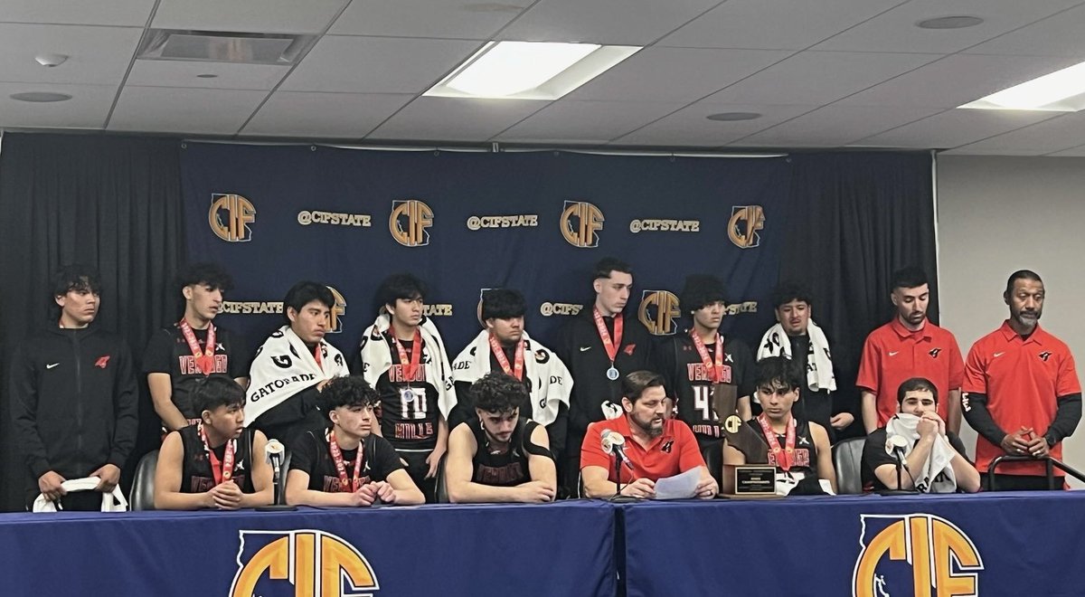 CIFLACS's tweet photo. .@CIFState Boys Basketball Division V:

Athenian 67

Verdugo Hills 49

Congratulations to the Dons on a great season. We are very proud of you! @verdugosports https://t.co/yUVw5t9E0R