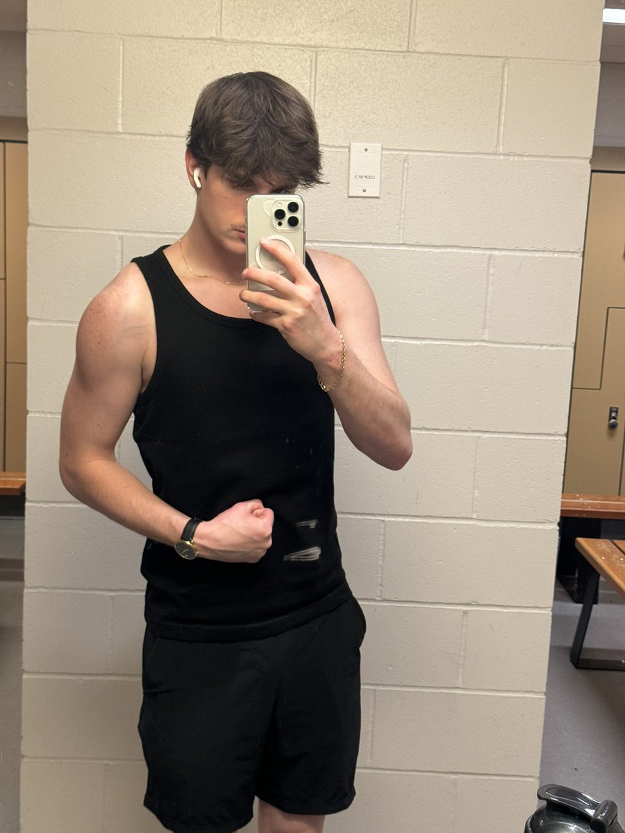 FreezingPlayer tweet media