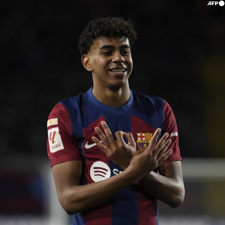 FonsiLoaiza's tweet photo. Lamine Yamal ha crecido en el barrio de Rocafonda, de los más pobres de Catalunya. Celebra sus goles con el código postal del barrio. Su padre fue condenado con multa de 500€ por atacar a huevazos una carpa de los ultraderechistas de VOX que lo llaman "estercolero multicultural" https://t.co/0PEWu1beGh