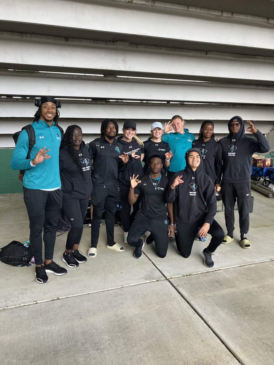 CCUChanticleers's tweet photo. Chants up for @CoastalTFXC! 👌 https://t.co/9EbGLZ3GKd