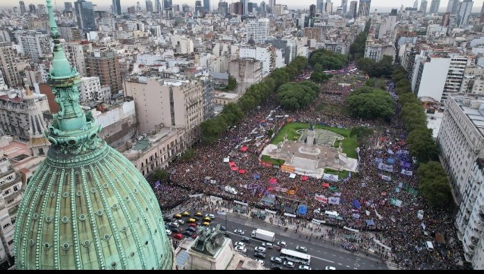 Ya que preguntaban tanto...acá estamos. 
Ni un paso atrás 💚🔥

📷Lucía Hernandez
#8M2024 #8marzo2024 #8deMarzo