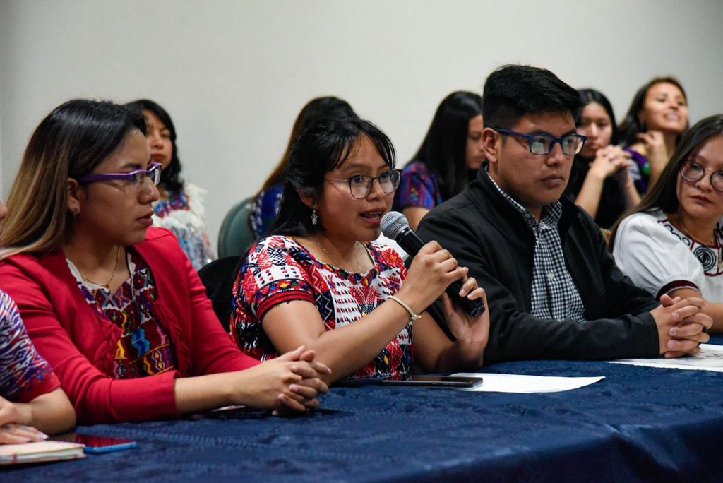 usembassyguate's tweet image. En el marco del #DíaInternacionalDeLaMujer, #EmbBradley y @KarinHerreraVP se reunieron con jóvenes de los Pueblos Indígenas para intercambiar experiencias y perspectivas para construir una #GUA🇬🇹 más #democrática, #próspera, y #segura. Por medio de programas como Jóvenes…