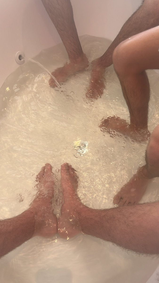 themaskedfoot's tweet photo. Who wants to see some content😈😈 https://t.co/7d8XaDD2VC