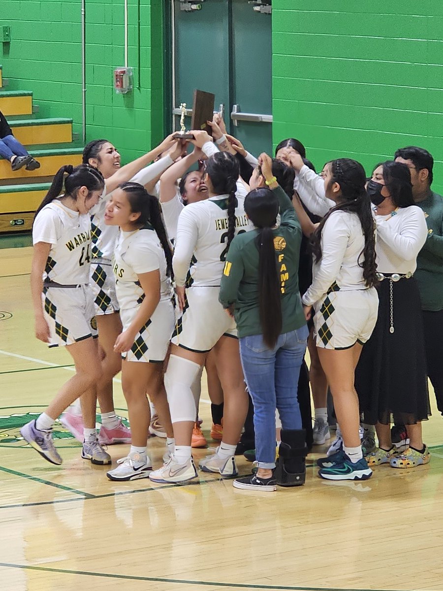kensando11's tweet photo. Shout out to my sister & her Jemez Valley Lady Warriors in the 1st round of the @_NMAA state tourney!! ๐๐ Get that Dub!! #JVHS
#BeatSpringer #StateHoops https://t.co/uqXqgaPPuQ
