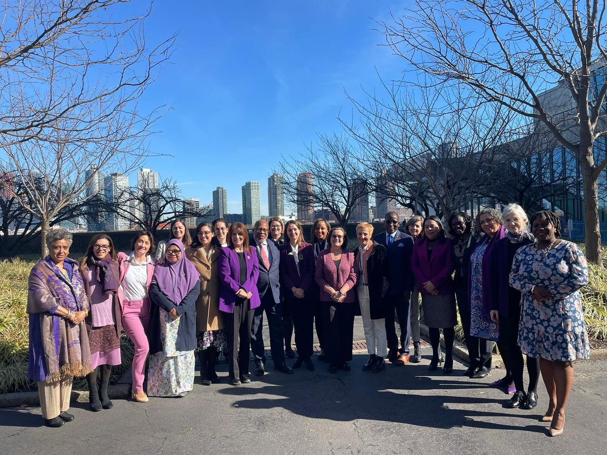 On this International Women’s Day, the Circle of Women ambassadors met with the @UN_PGA, H.E. Dennis Francis, to take stock of progress made for gender equality - and join forces in the areas where more needs to be done #InvestInWomen 💜
