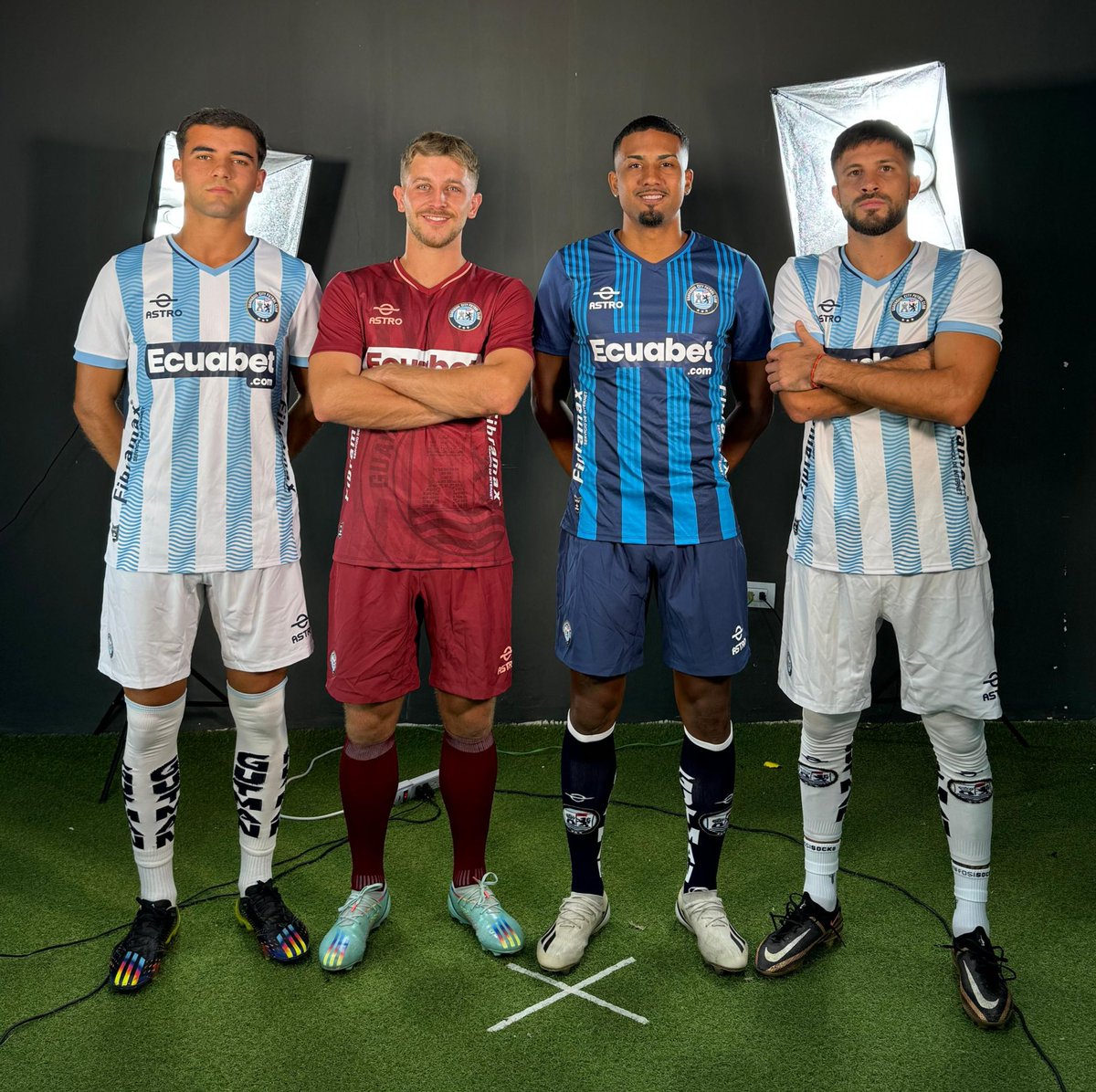 GermanTriunfo97's tweet photo. Feliz por este nuevo desafío en mi carrera. Gracias @GuayaquilCityFC por abrirme las puertas y dejarme formar parte de su historia. Que sea un gran año para todos los ciudadanos 🩵🇺🇾👊🏼 https://t.co/2SnnJwjy5e