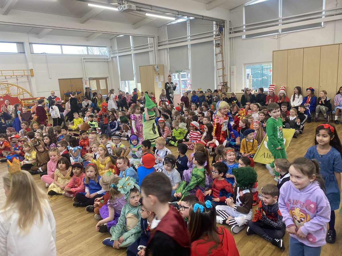 Whole school assembly and World Book Day Parade! So much fun, great to be together! 📚🩵💫 #TogetherWeBuildUnderstanding @unsworthprimary #WorldBookDay2024