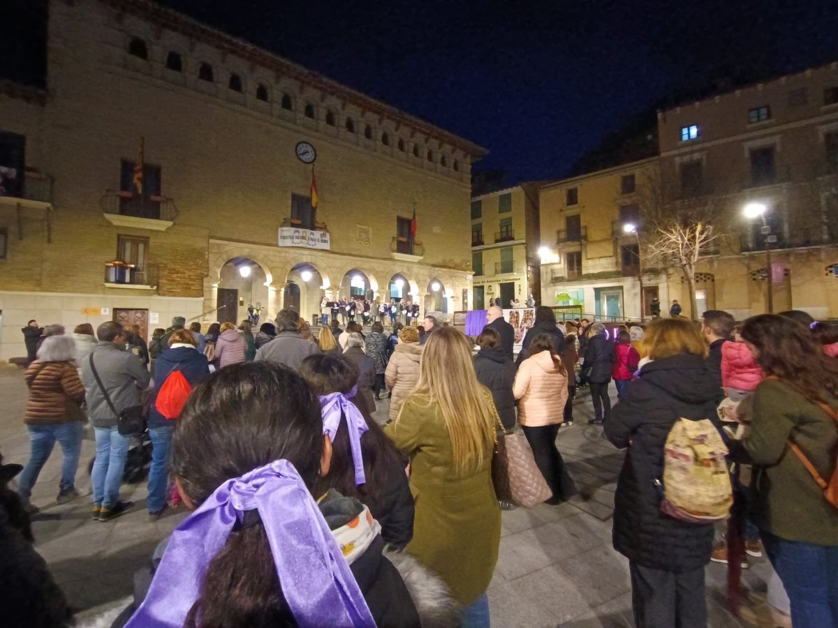 chacincamedio's tweet photo. Aragón ye feminista. 💜✊🏼 #8m https://t.co/mvRBvqOwkB