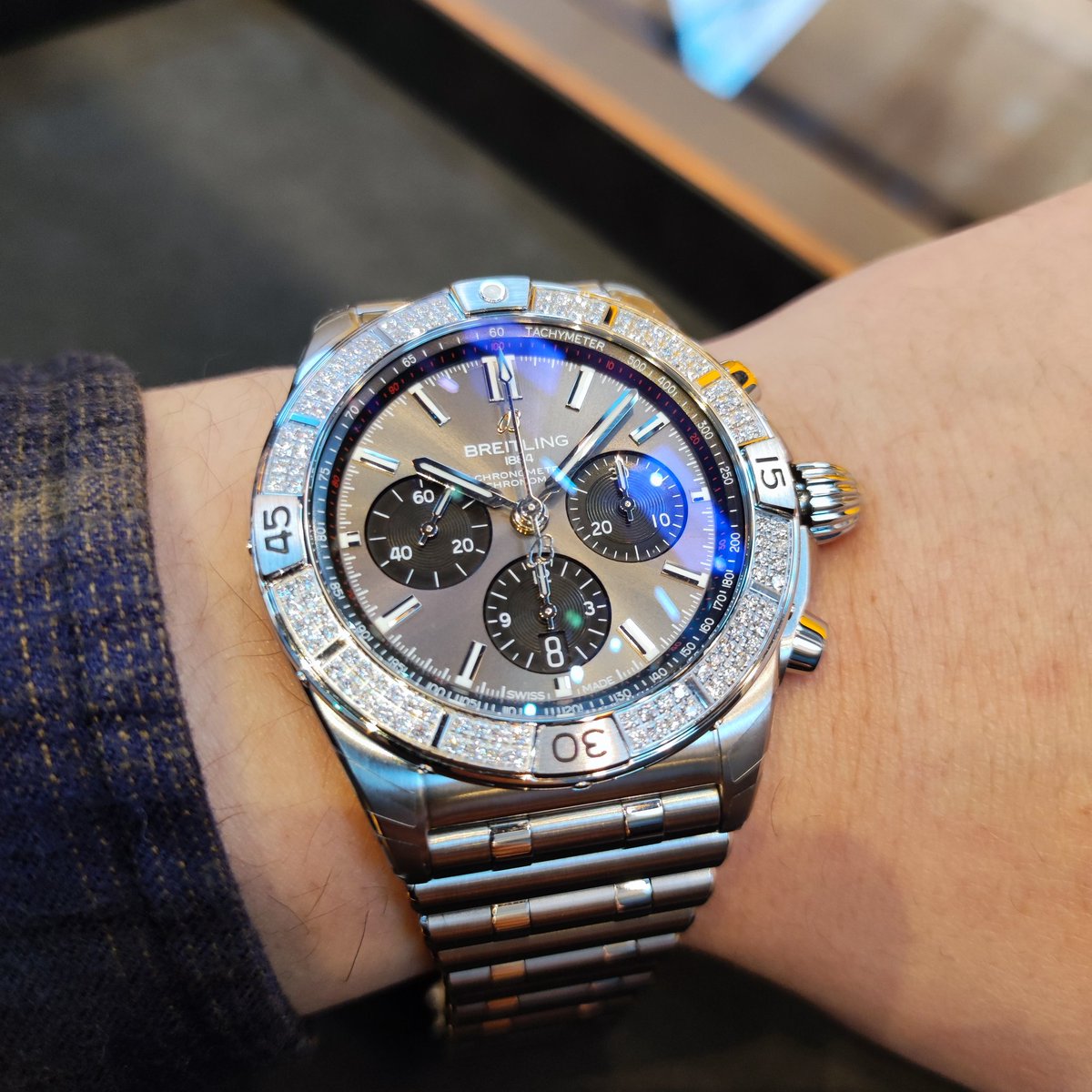 昨日見たクロノマットのジャパンリミテッドかっこよかったな〜ダイヤがキラッキラ💎✨
#腕時計好きと繋がりたい
#BREITLING