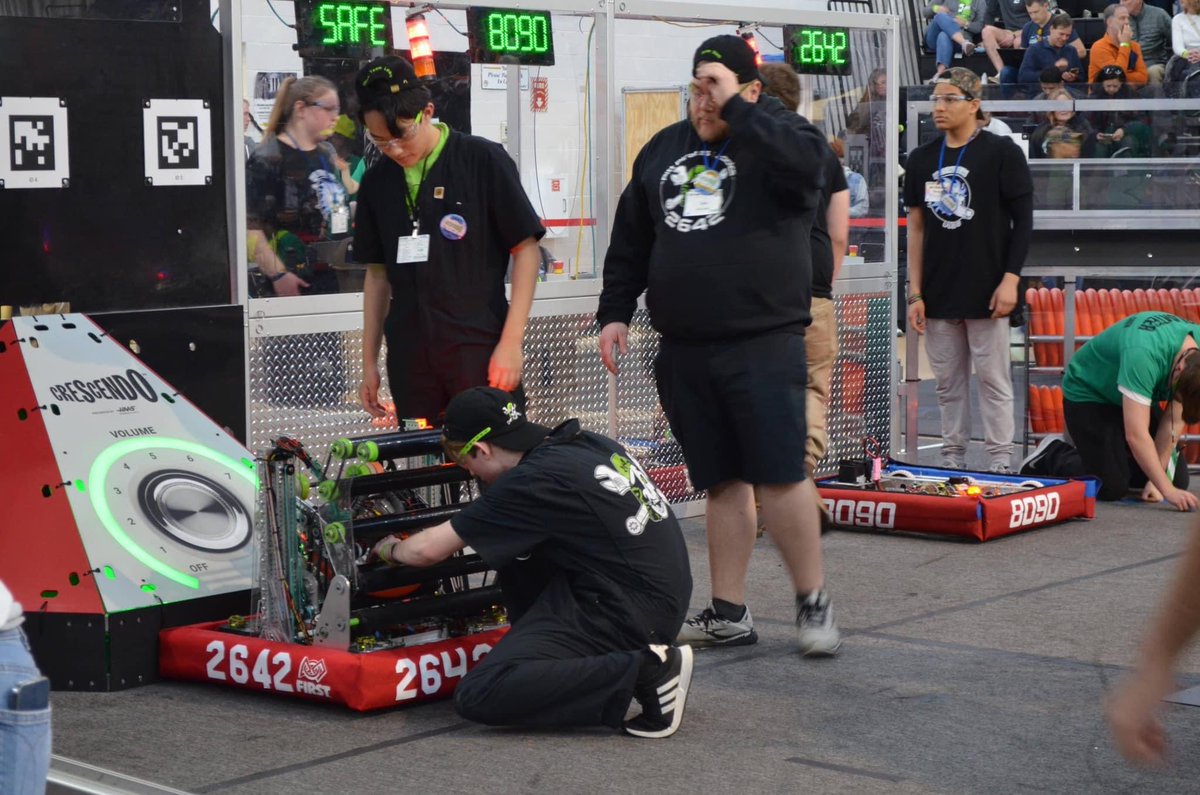 We had a great start to the season finishing 8th in qualifiers and joining the 4th seeded alliance. We had a great run with our alliance partners <a href="/hawktimus_prime/">Hawktimus Prime 3229</a> and @teamfirewall5607 

We also were awarded the Engineering Inspiration!
#FIRSTNC
#FIRSTInspires 
#morethanrobots