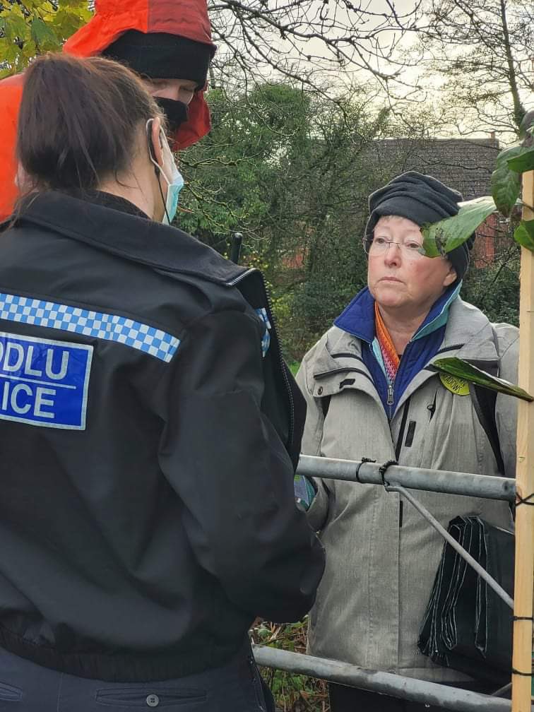 Michell43749136's tweet photo. TRUTH TO POWER #International_Womens_Day #Hero #NaturesVoice #HistoryWillJudge #Fearless @CardiffSave @colvelindre @XRCardiff @XRebellionUK @CardiffCivicSoc @Natures_Voice @YS4CCardiff @womenscs https://t.co/zBln8jPkz1