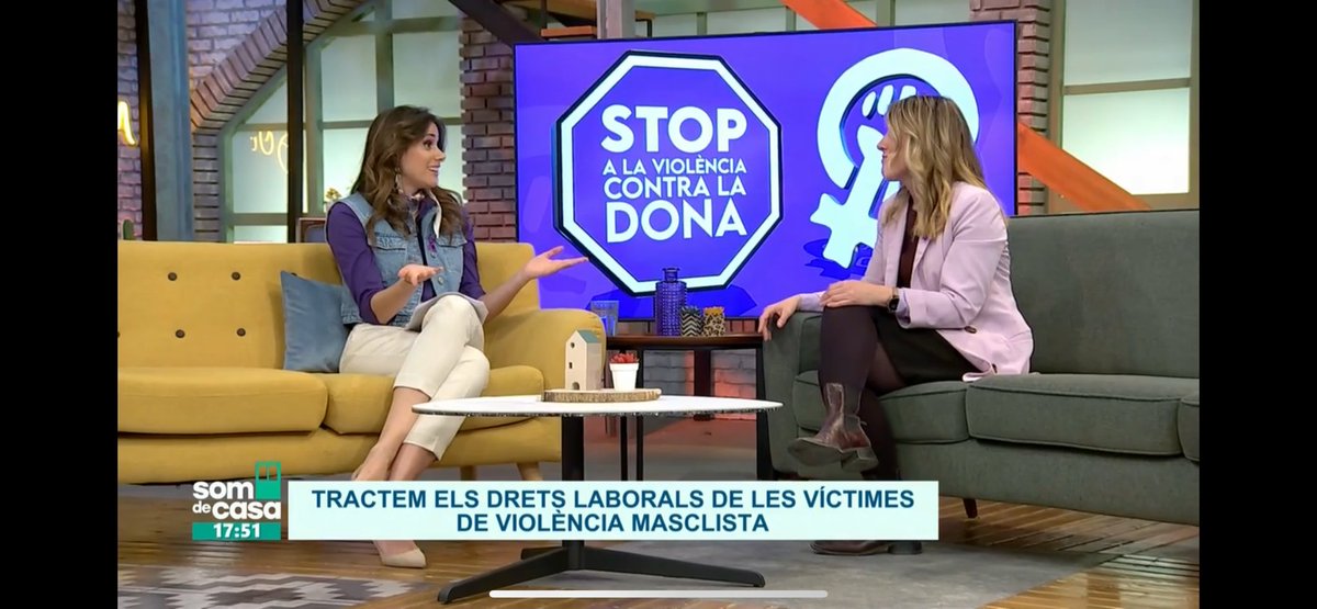 📺⚖️Hui en @somdecasa_apunt he parlat dels drets de les dones víctimes de #ViolènciaDeGènere amb <a href="/MissLeggingsRun/">MISS LEGGINGS RUN</a> 
📲apuntmedia.es/programes/som-…
#8M #8mars #8marzo2024