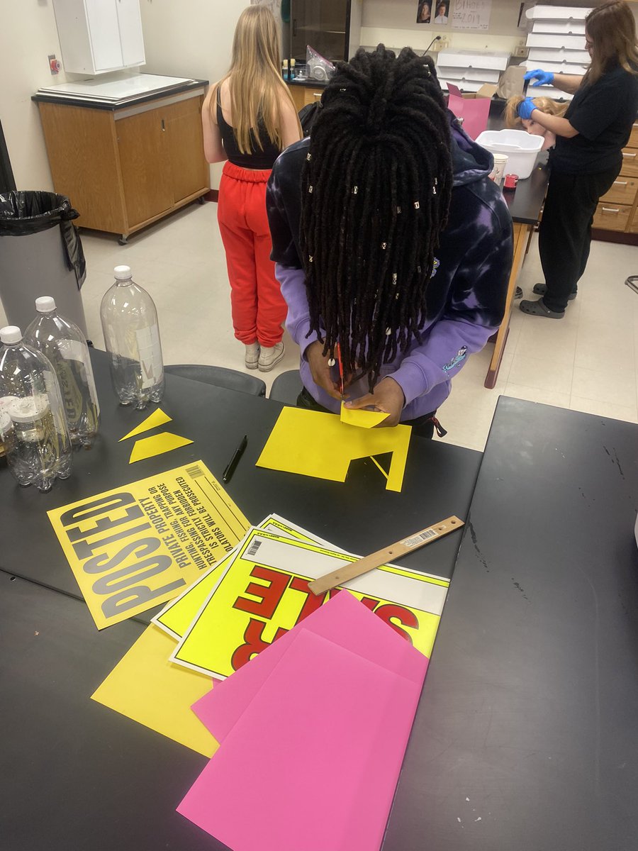 Laura Turngren tweet media