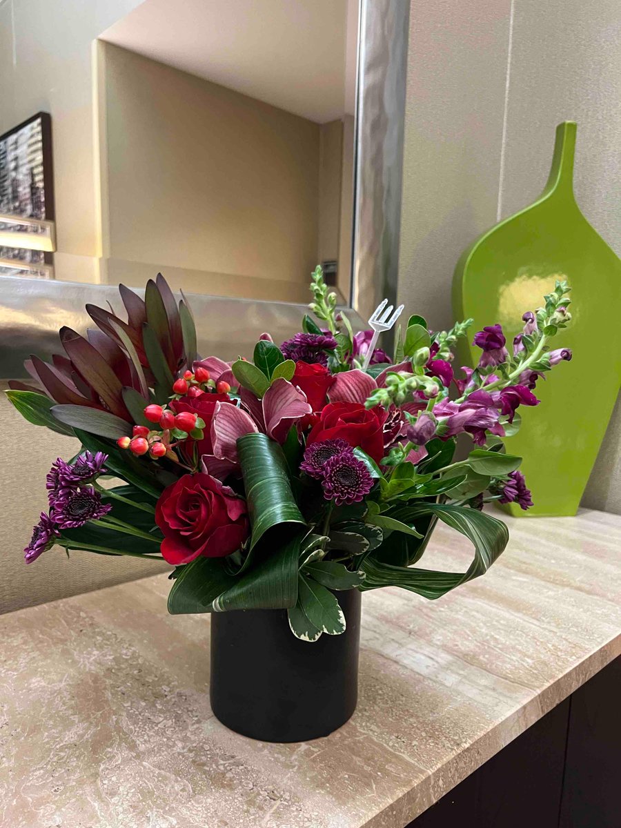 ResInnRosslyn's tweet image. Beautification is underway in our lobby! Can’t wait to share the final look 😍