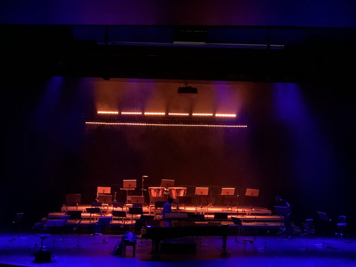 wecodeyourock's tweet photo. #lightingstage #lightingconcert #ClassicalMusic #concert https://t.co/rwvLUmTOMJ