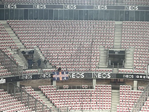 ActuFoot_'s tweet image. Seulement 2 supporters de Montpellier ont fait le déplacement à Nice ce soir ! 😅

Ils repartent avec les 3 points. 💪🧡💙

📸 @Dorian_Bonzom