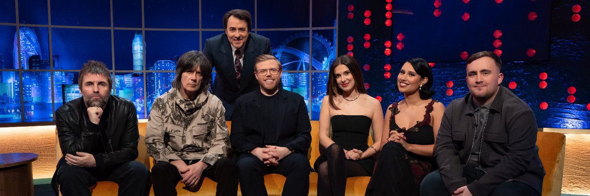 Been laughing at this photo for about an hour now, still can’t tell if it’s real or if Luke Littler has been photoshopped onto the end 🤣