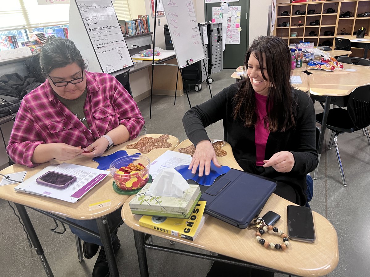 ESTRB_BCSD's tweet photo. Two guests from C&I came to dig deeper into the BCSD curriculum. Allowing our team to make connections on where and how to access the materials as well as the built-in differentiation. #TeamBCSD #TeamNTD #CSUB #csubted @Team_BCSD https://t.co/RZaU7zXV5u