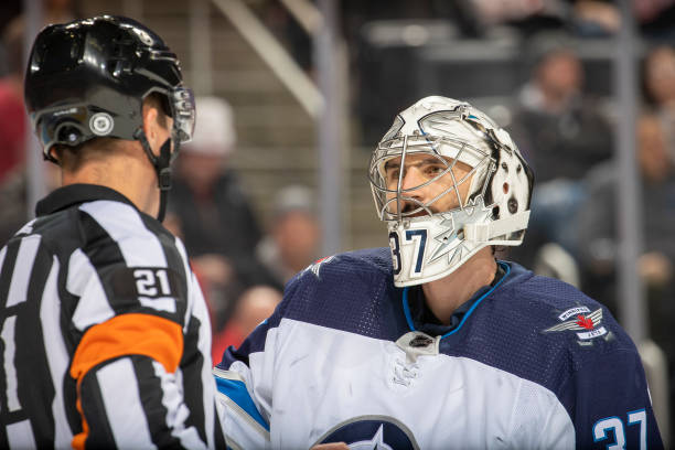 Refs for  @NHLJets @SeattleKraken are Furman South (#13) and TJ Luxmore (#21). Tonight's officials: scoutingtherefs.com/2024/03/44204/… 
#WPGvsSEA #GoJetsGo #SeaKraken