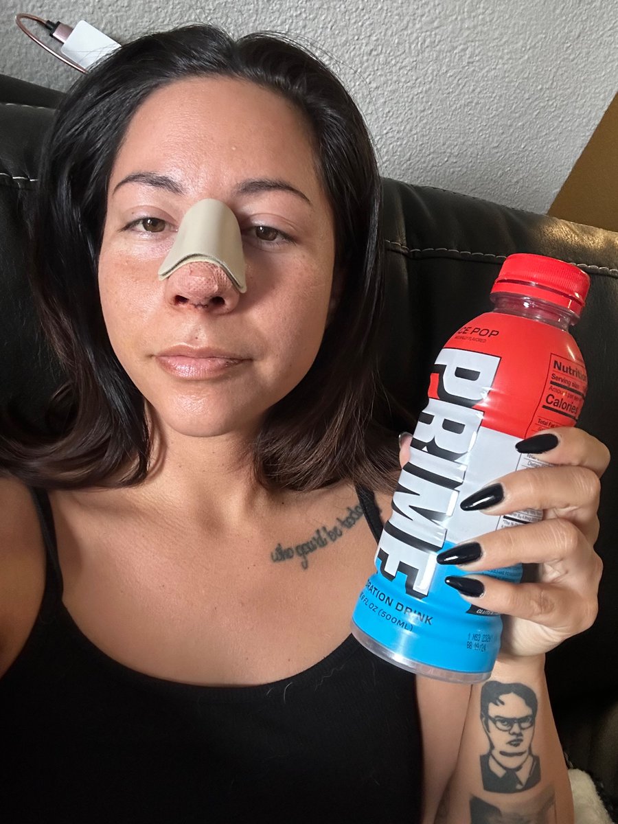 EricaMu29037448's tweet photo. @PrimeHydrate @LoganPaul 
Prime is the only thing getting me through my nose job recovery 🙌🏽 https://t.co/QOgmSznSGM