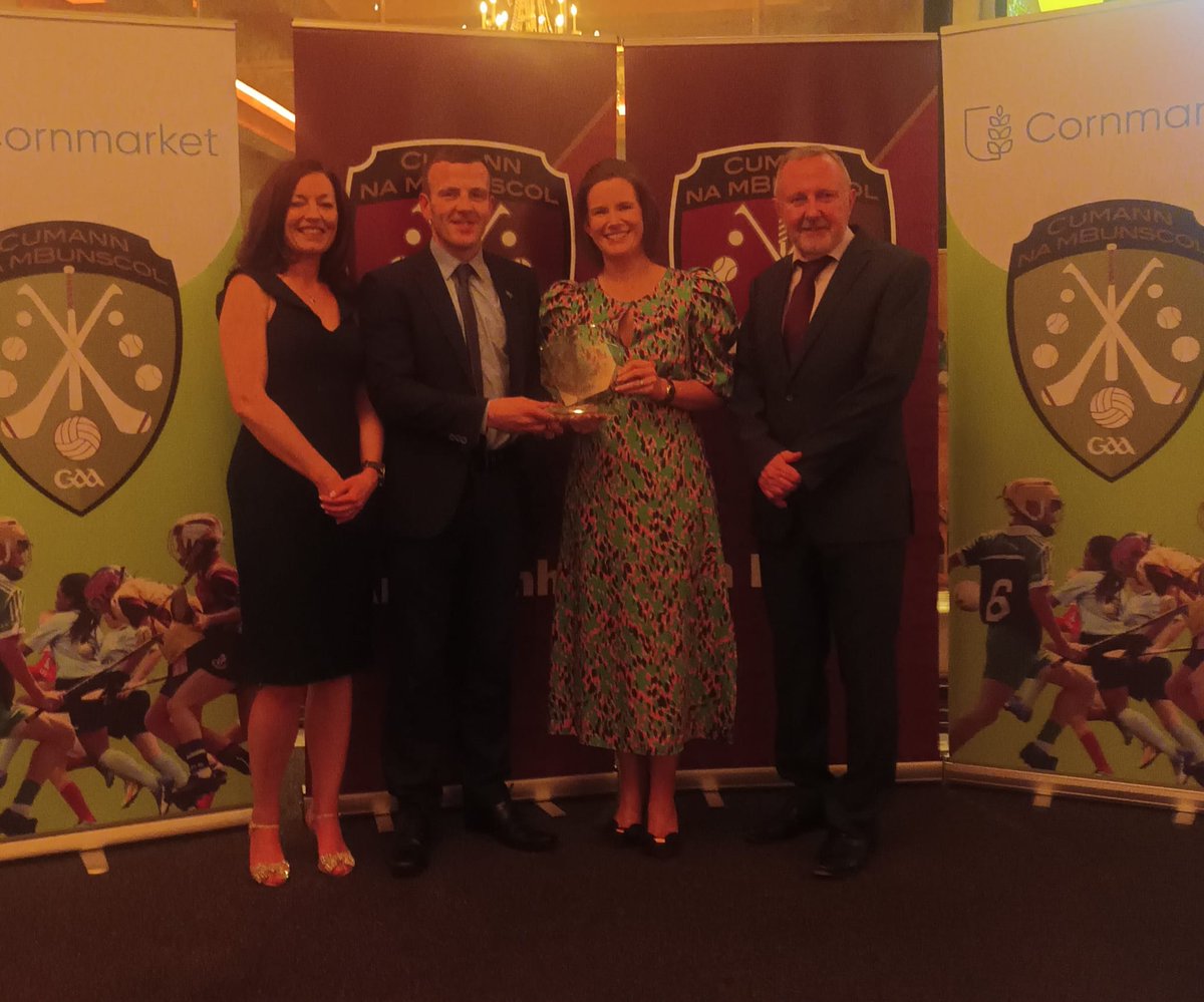 Congratulations to Herbertstown NS, winners of Best Publication category at the Cornmarket Cumann na mBunscol Awards in Mullingar tonight. Mike Fitzgerald & Carmel Heelan accepted the award from Eimear Conroy of Cornmarket @MattOCall @LimkLeaderSport @LimerickGAAzine