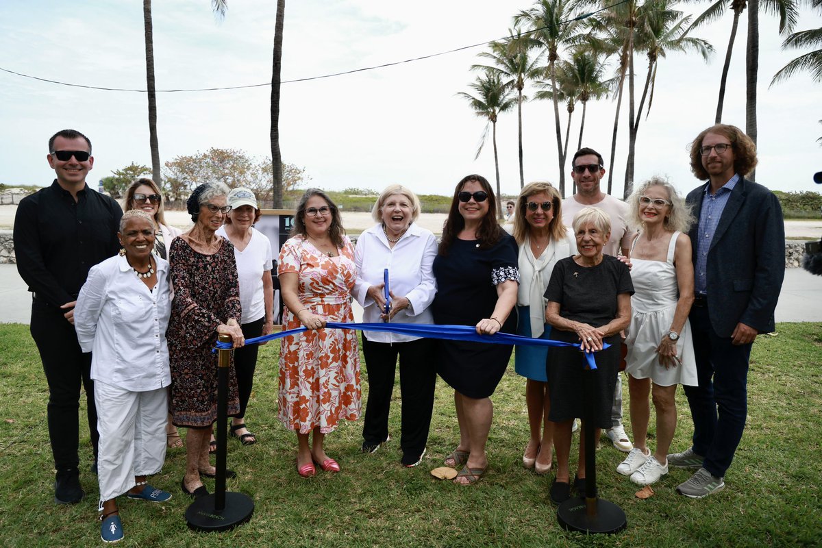 Alina T. Hudak tweet media