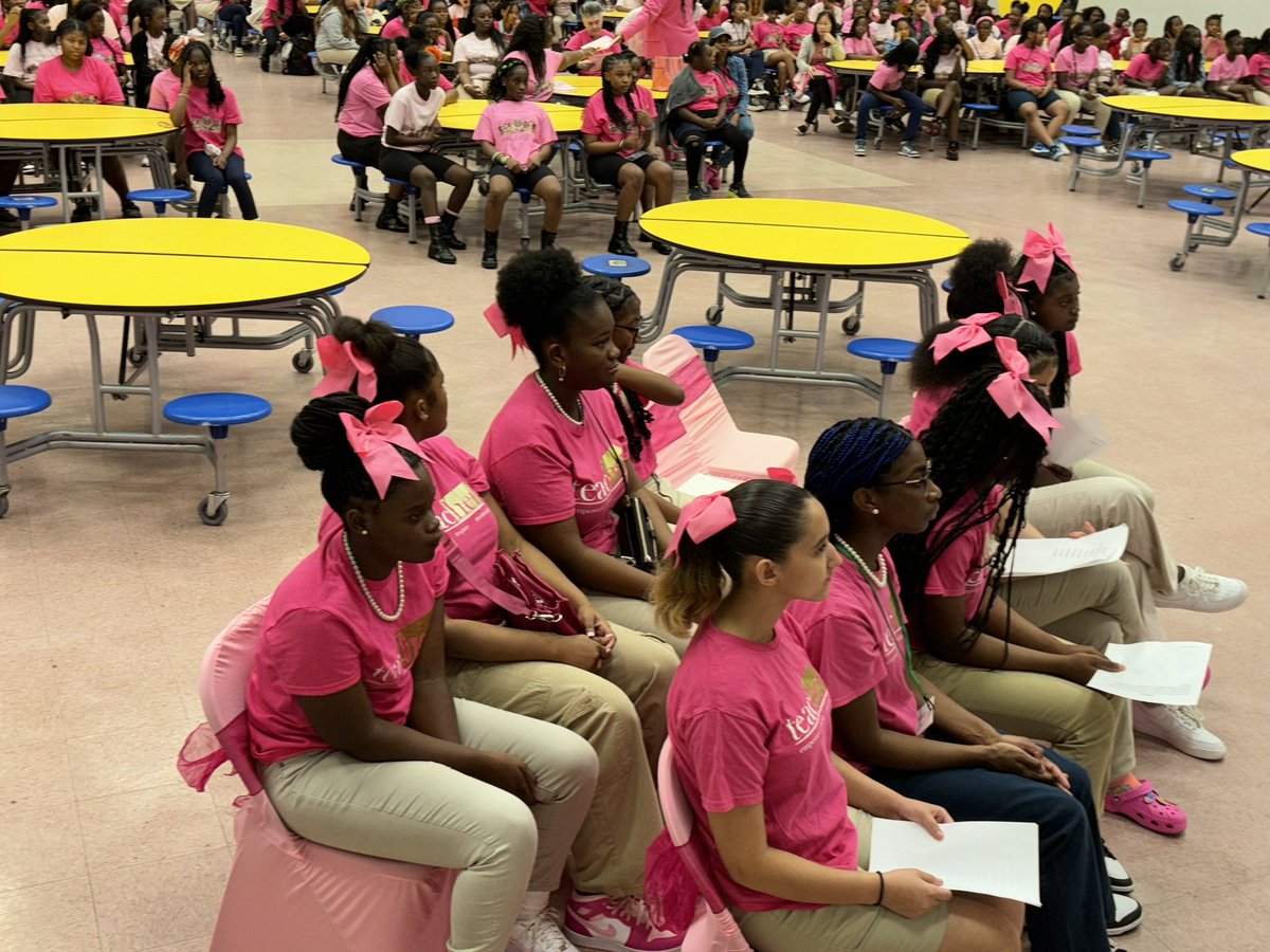 In collaboration with our TeacHer mentoring our girl scholars had a wonderful International Women’s Day event! Thank you to our Fabulous speakers and staff who poured into our girls. @WDandyMagnet @BcpsCentral_ @browardschools @FTLCityNews @baugh_dr90223