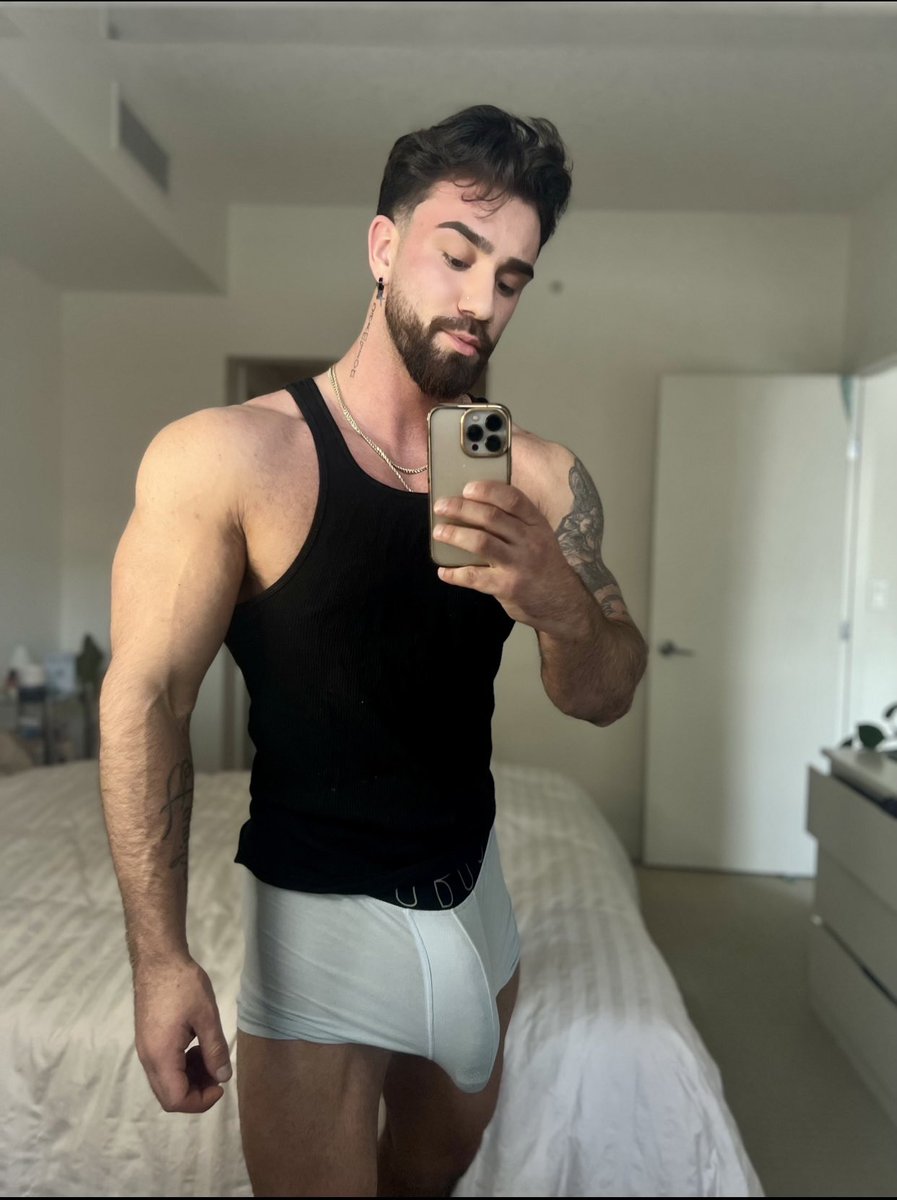 Bottoms say hi 👋 t.coQddR8L3oMF 