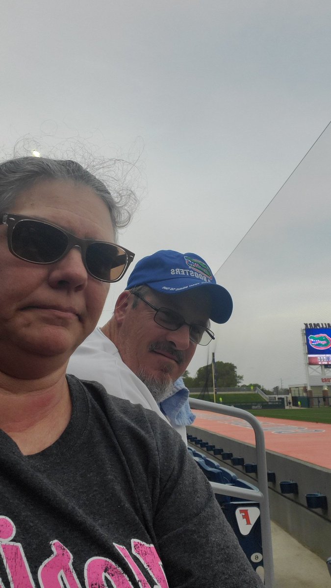 galturtle12's tweet photo. @GatorsBB game time is 6 pm tonight.  I'm ready.#GoGators https://t.co/wbjJmncmJU