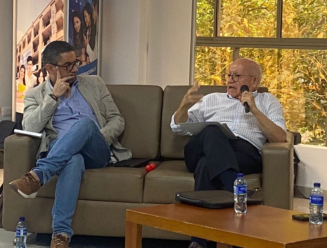 Enf0que_Digital's tweet photo. "El respeto se representa en términos de la dignidad", así se refirió Jorge Enrique Chacón Psicólogo especialista en Psicopatología https://t.co/DEHQs6Y7Mv