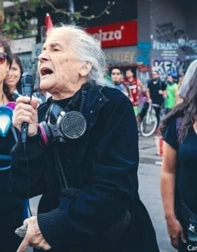 "Εγώ υποστηρίζω τη βία. Υποστηρίζω απόλυτα τη βία. Αλλιώς θα μας σκοτώσουν ξανά και θα μας φυλακίσουν ξανά και θα μας εξαφανισουν ξανα. Γιατί απαιτούν να είμαστε ειρηνικοί μέχρι τον θάνατο...
Μη μου ζητάτε να είμαι μη βίαιη, ποτέ δεν θα είμαι όσο βρίσκομαι μπροστά σε τέρατα."