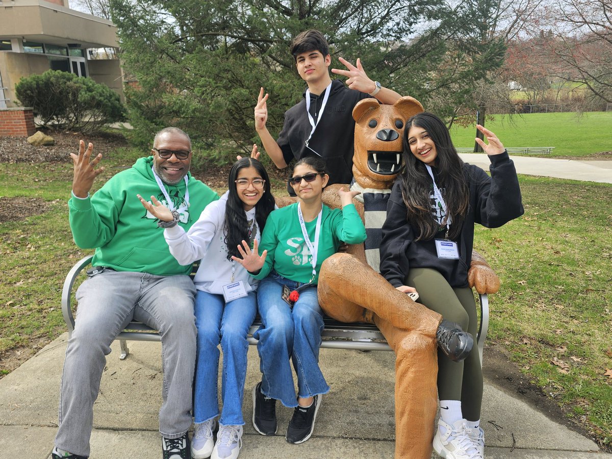 Fun pics with the @sf_SHOUT students and I at the @WoodlandHillsHS Equity Leadership Event hosted at @pennstatega. It was a great time to live up to the mission of helping students become empathetic global citizens. @SouthFayetteSD #SFLionPride #handprintsHEALfootprints #Ubuntu