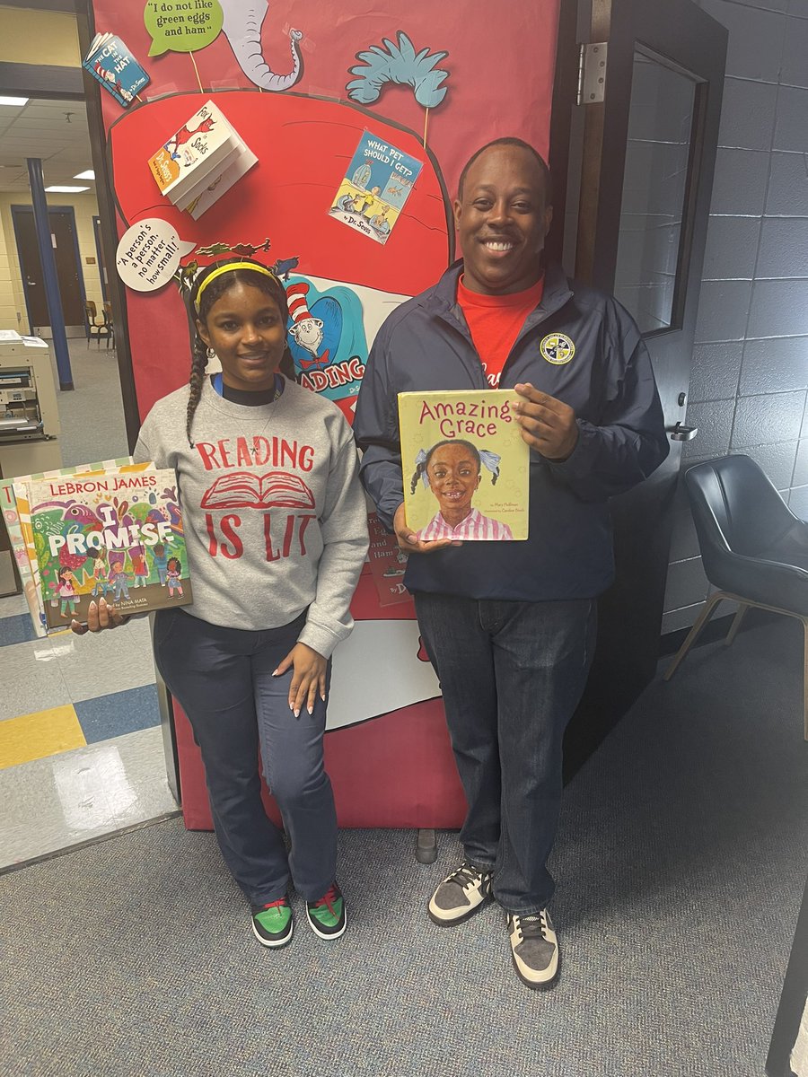 kendallfscott's tweet photo. Barack Obama once said, “Reading is the gateway skill that makes all other learning possible.”
Today we wrapped up Read Across America Week at LTN with some familiar faces and a few guest readers.
#FCSREADS #EVERYCHILDREADS #READACROSSAMERICA https://t.co/nNf8b0My7j