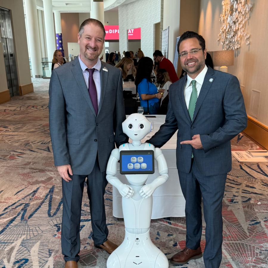 🤩Excited to have our CEO Elad Inbar, meet @JoshLevyHlwd at the Greater Hollywood Chamber of Commerce Convention today. We're Eager to bring automation solutions to all businesses in the area with our Ft Lauderdale Location! 🦾🤖😄