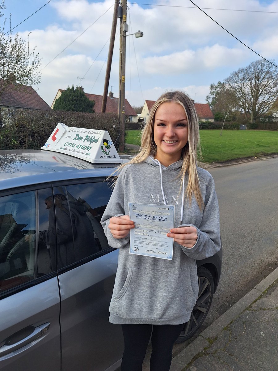 L2Driveauto's tweet photo. Eryn #Passed her #Drivingtest today at colchester in #Bumble #Congratulations &amp; #StaySafe #Learntodrive #Automatic #Drivinglessons #Halstead #Colchester #Clacton #Frinton #Waltononthenaze #Essex https://t.co/wZV1n8Ip3t https://t.co/aUdDnzY7vY