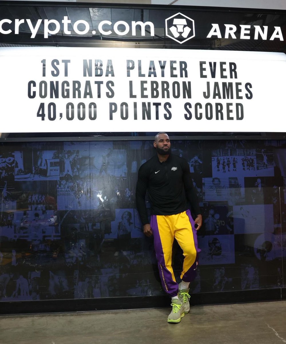 TheDunkCentral's tweet photo. Skip Bayless is not impressed with LeBron James scoring 40,000 career points 

“Think about how many points LeBron’s left on the table because he was a below average 3-pt shooter and a lousy free throw shooter.”

(Via @SkipBaylessShow) https://t.co/XzdNdbbjgB