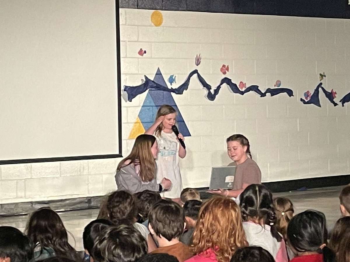MarkMcEnery's tweet photo. Our SJA Talent Show had a lot of wonderfully talented entertainers performing this afternoon. It was a fabulous show. Well done everyone! @JohnApostleOCSB https://t.co/dPHdAGsNn5