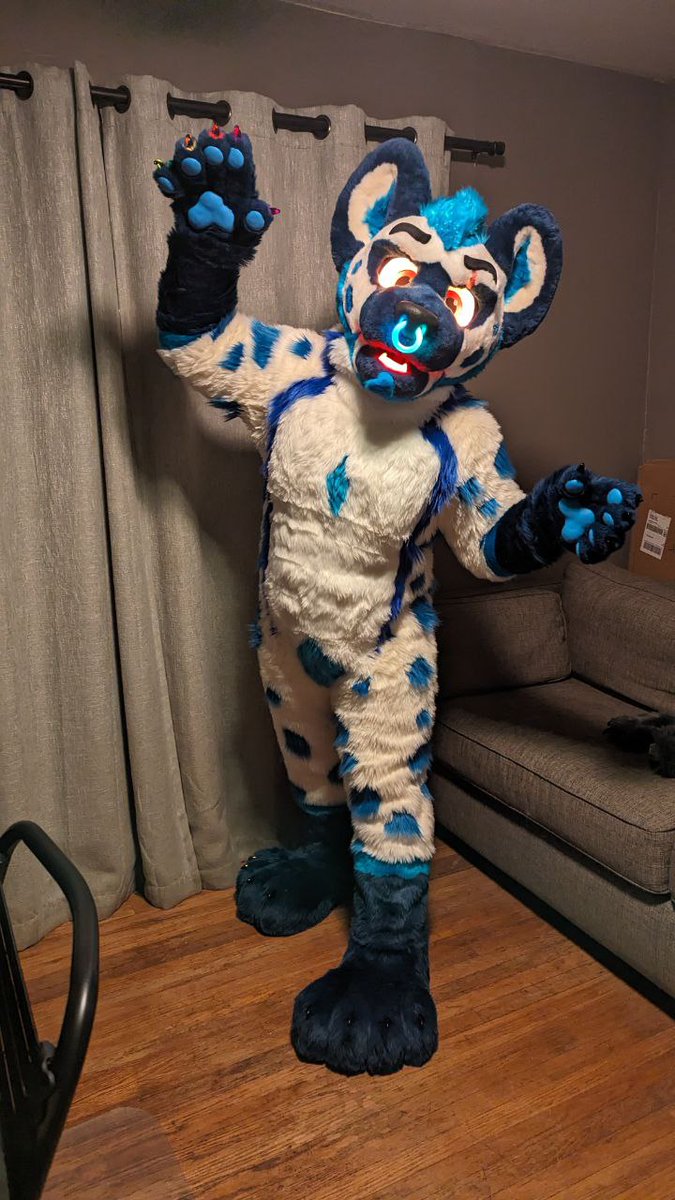 Ayeendream1's tweet photo. My first ever fursuit Friday! Forgive him for he came straight out the box to say hi https://t.co/fbCsZLMcWe