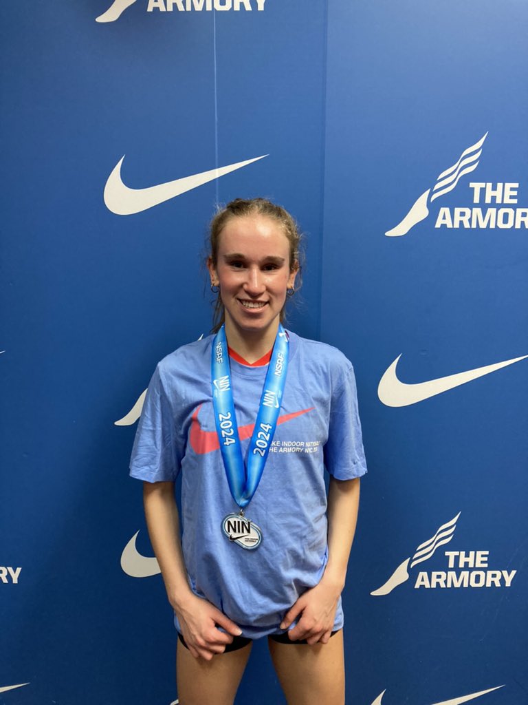 Sydney Young ran a personal best time 5:10.36 for the mile and finished 3rd overall in the freshman mile at the Nike Indoor National Meet