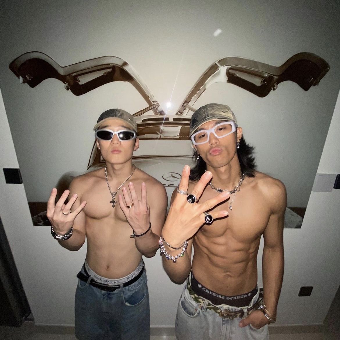 not so hourly minsik tweet media