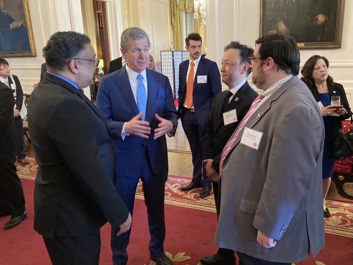 HondaInAmerica's tweet photo. We appreciate @NC_Governor Cooper and the state of North Carolina’s ongoing support for our local Honda operations, which include the production of the @HondaJet advanced light duty aircraft. ✈️#NCmanufacturing #NCpol https://t.co/syD13KOk9H