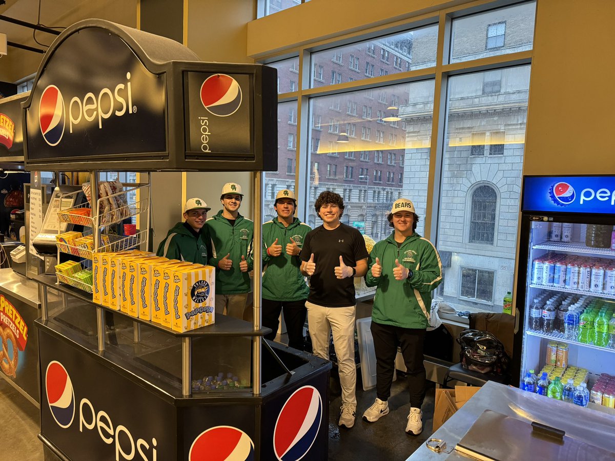 OH baseball working the Walleye game tonight. <a href="/GnepperLuke/">Luke Gnepper</a> <a href="/SStevens_7/">Sebastian Stevens</a> <a href="/noahhamilton24/">Noah Hamilton</a> <a href="/FinnGenzman26/">Finn Genzman</a>